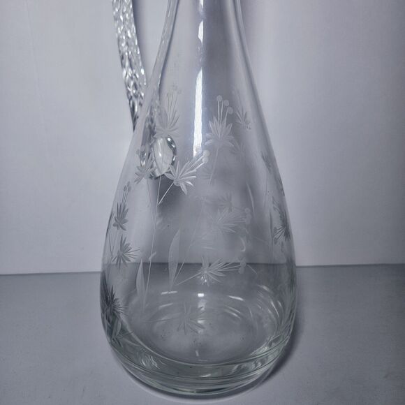 ELEGANT Vintage 17" wine DECANTER Etched glass with Stopper - Picture 3 of 6